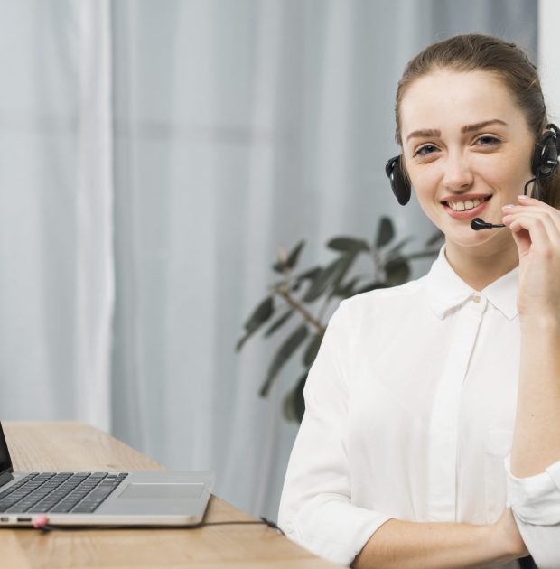 woman-working-call-center